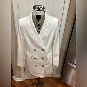 NWT White Double-Breasted Blazer – Chic & Structured